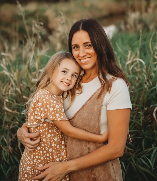 Chiropractor Ankeny IA Danielle Pierson With Daughter